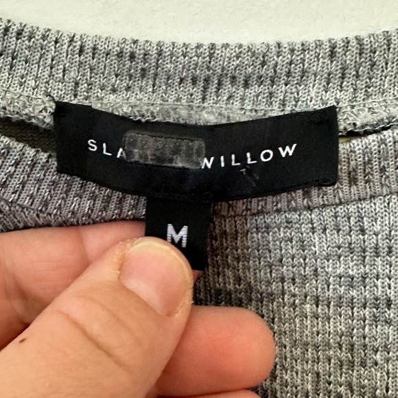 Slate & Willow Gray and White Women's sweater top size medium - Picture 3 of 8